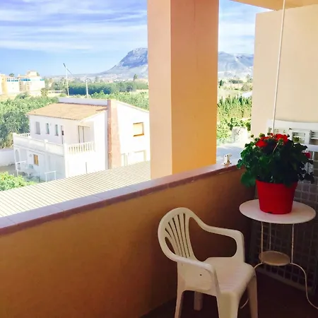 Cozy In Denia, 40 M² With Shared Pool Appartement Dénia